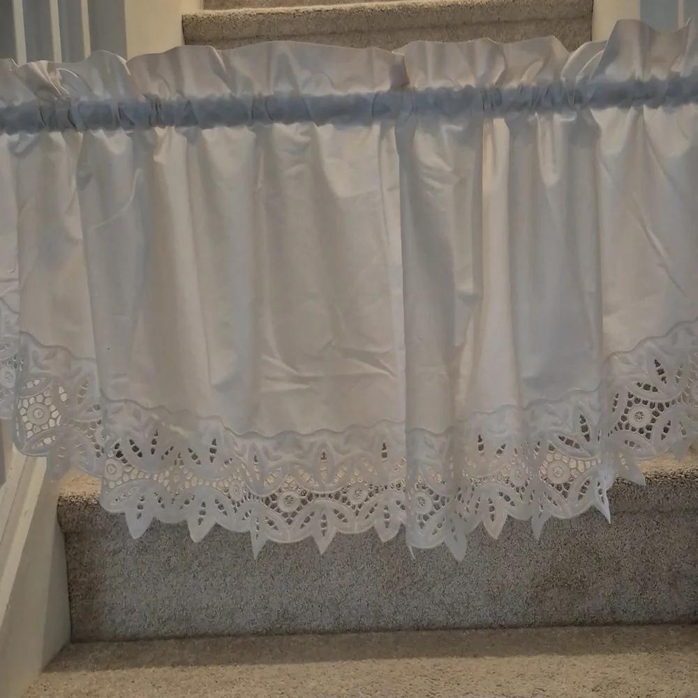 Battenberg Lace Style Valance 56x21 Off White